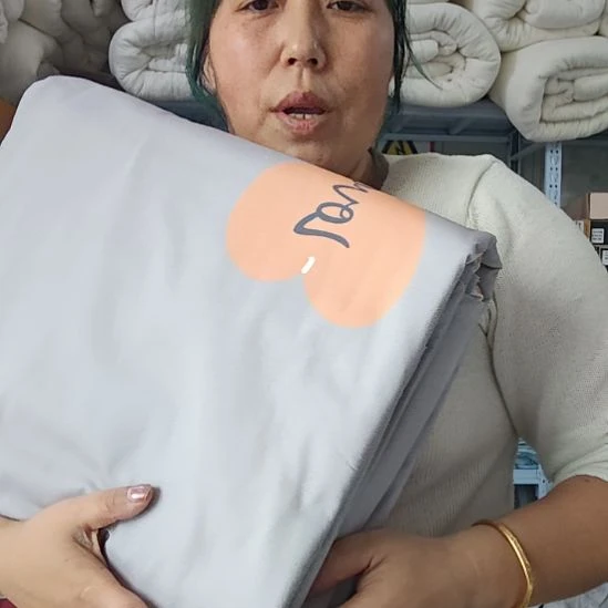 棉高端大床双人四件套。