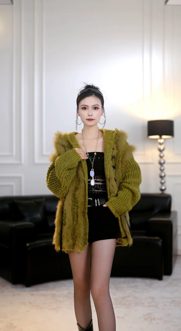 FANLANGHU品牌【松茶可可】设计师新款狐狸毛车条连帽外套001