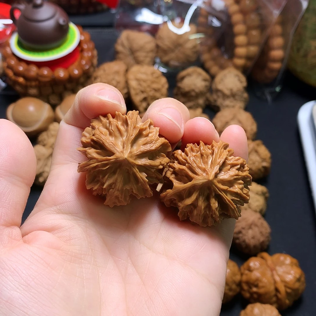 文玩核桃吊坠三棱