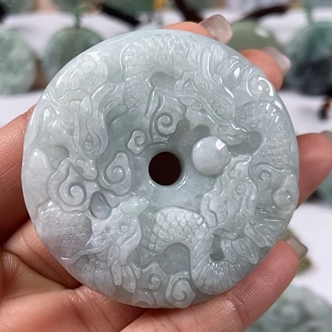 翡翠颈饰未镶嵌九龙扣两面工福利