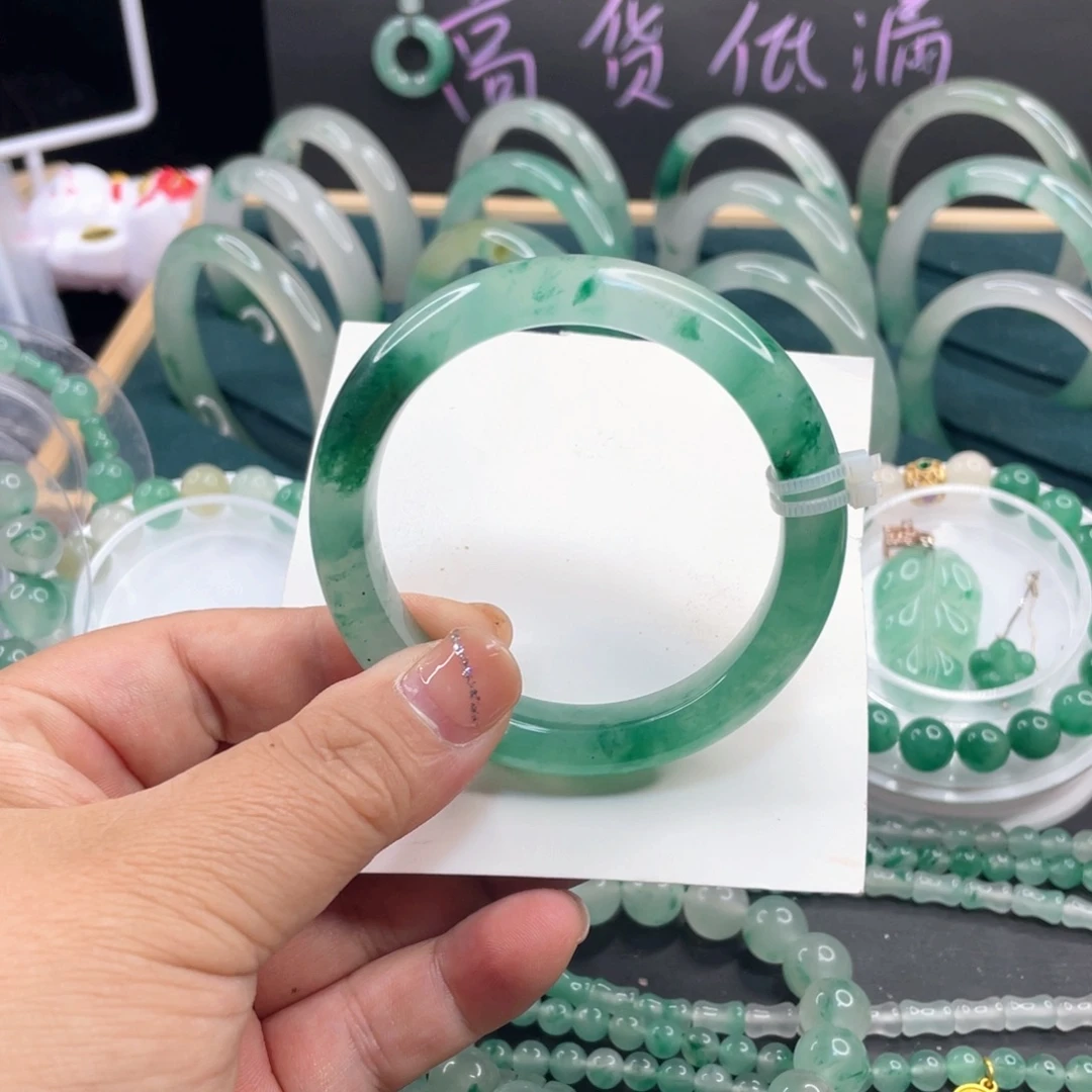 石英质玉未镶嵌手镯