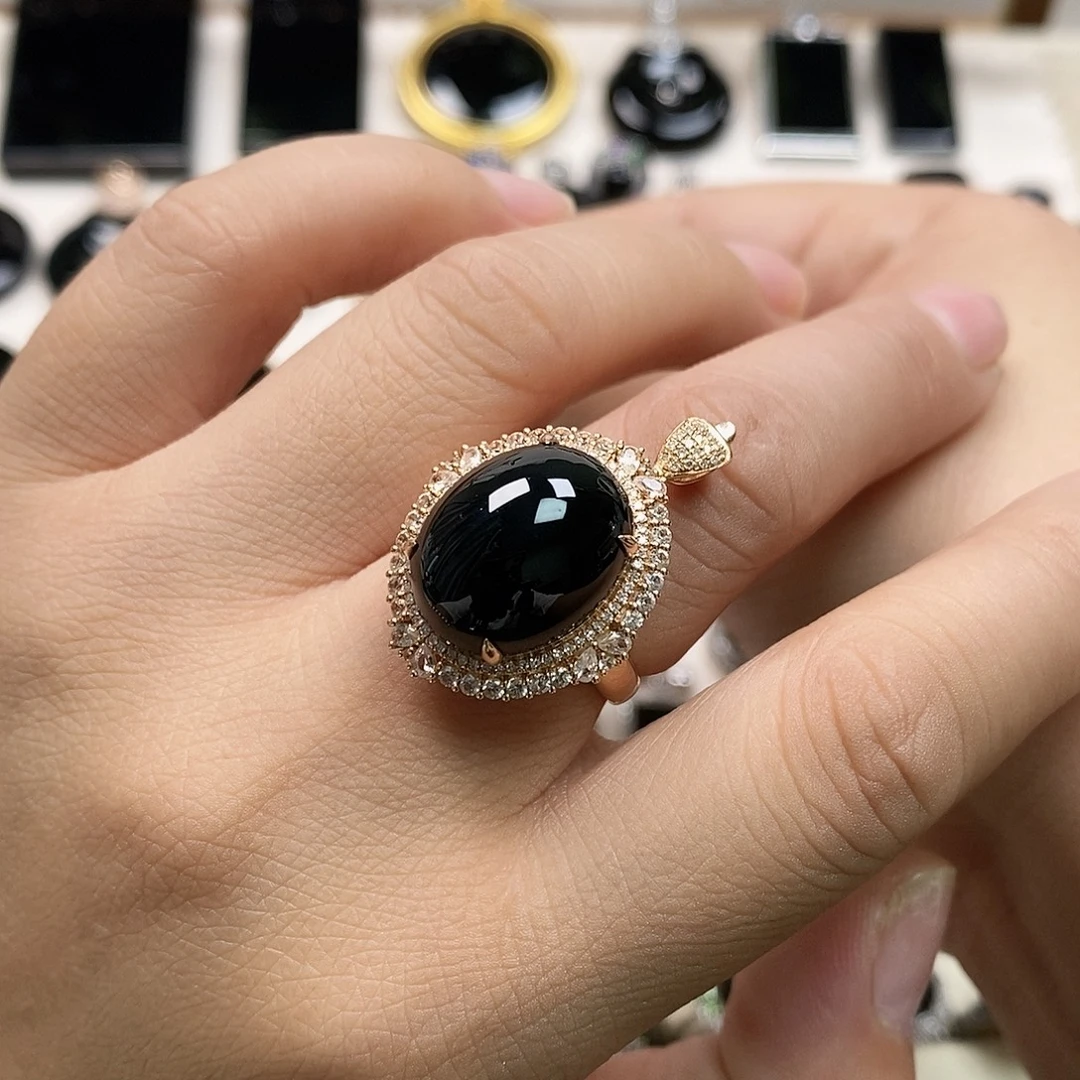 翡翠18K金镶嵌戒指