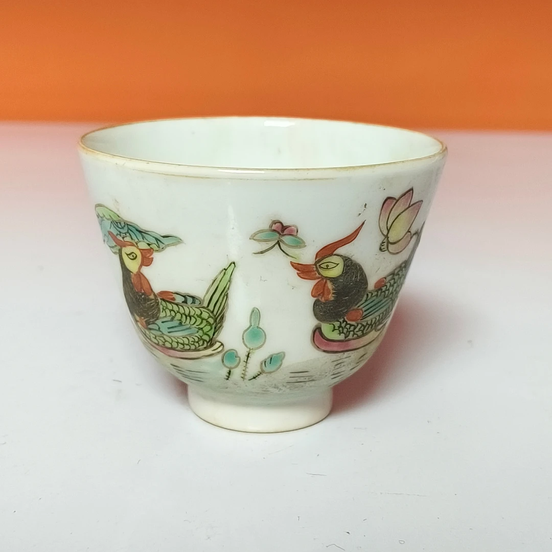 2165清晚期粉彩鸳鸯图杯