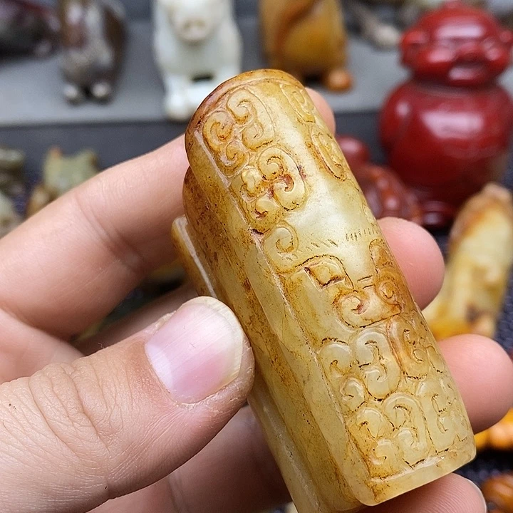 未镶嵌蛇纹石玉颈饰