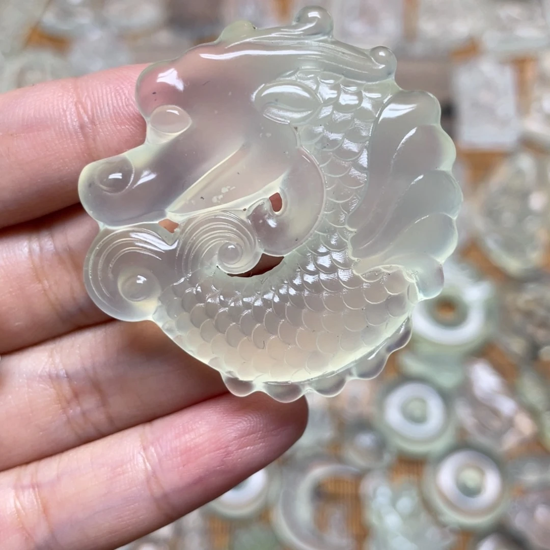未镶嵌蛇纹石玉颈饰B**.