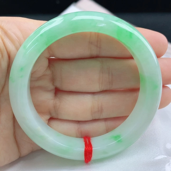 翡翠手镯未镶嵌甜阳绿53