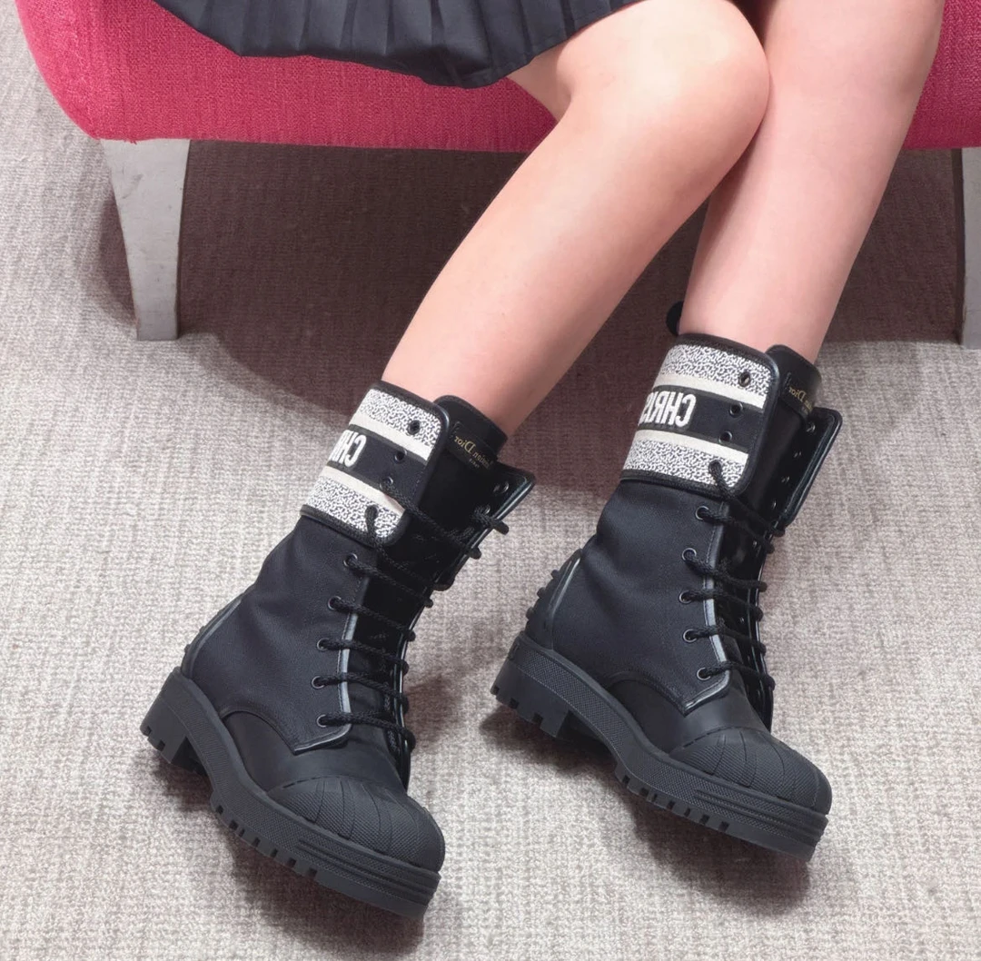 99新 DIOR/迪奥 黑色短靴 女款 35码