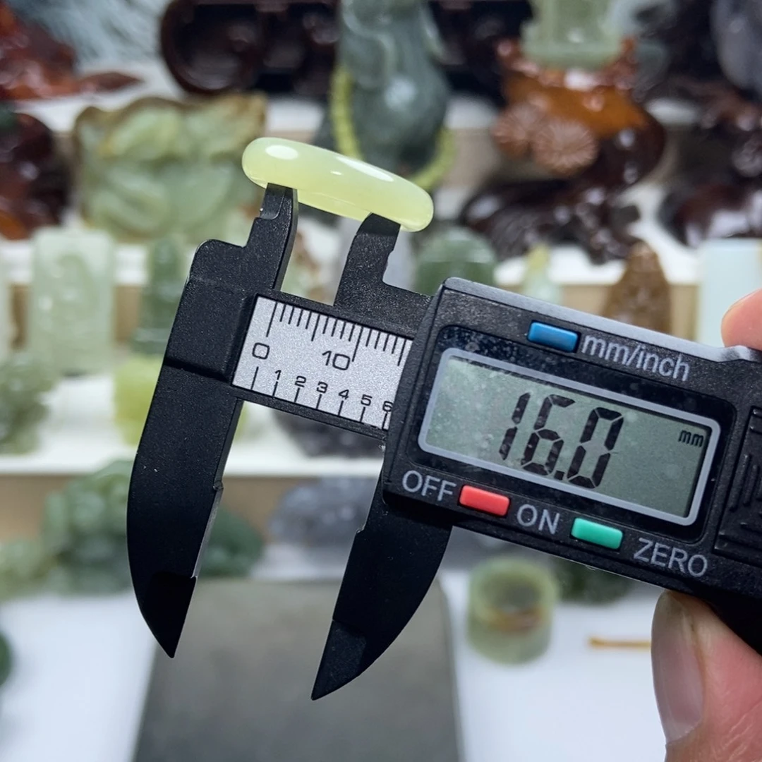【闪购商品】吊坠(不含链)未镶嵌和田玉