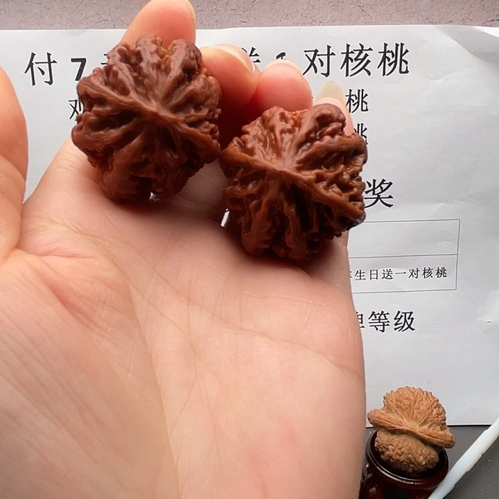 文玩核桃吊坠小八棱
