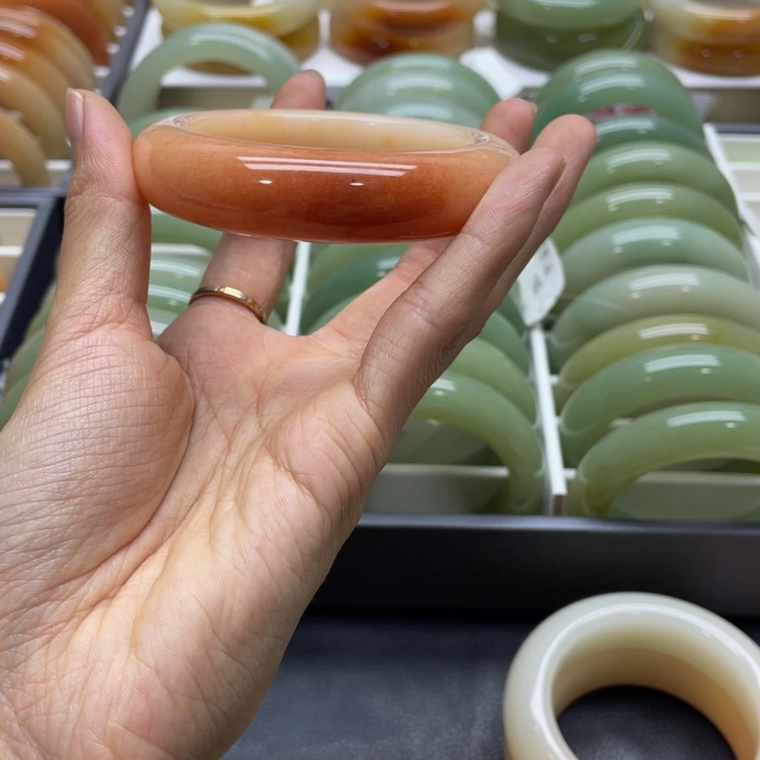 石英质玉手镯未镶嵌陈**静