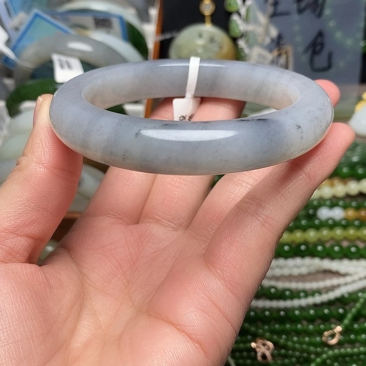 梅***花和田玉未镶嵌手镯61