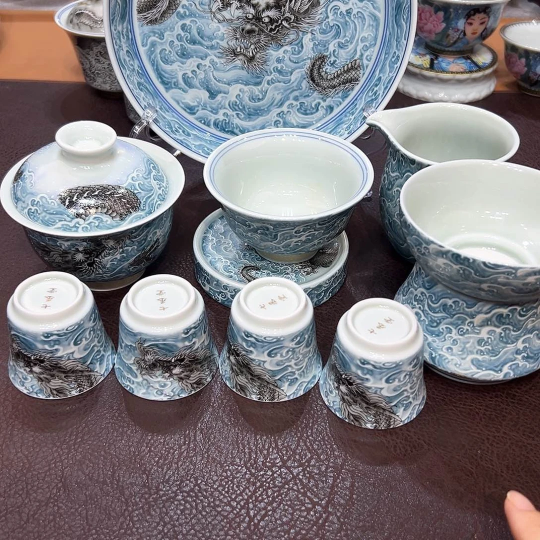 摆件景德镇陶瓷艺术展演厅及艺术展区均