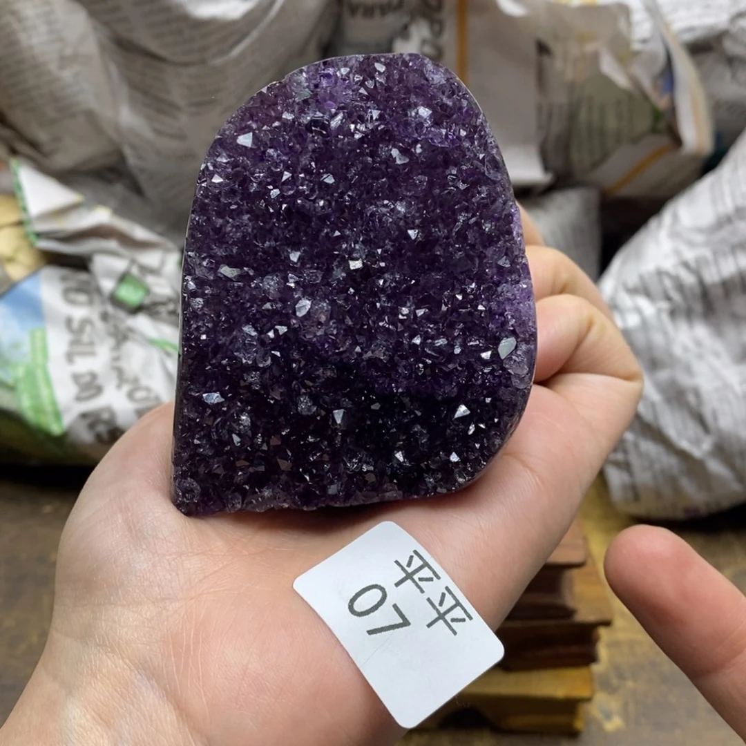 紫晶乌拉圭未镶嵌