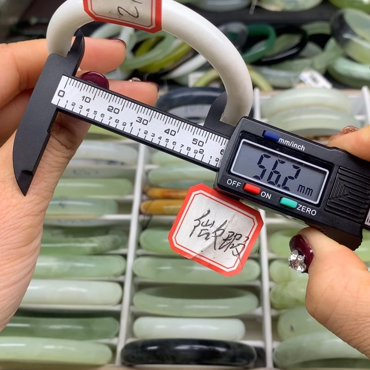 兮***柚蛇纹石玉未镶嵌手镯2123