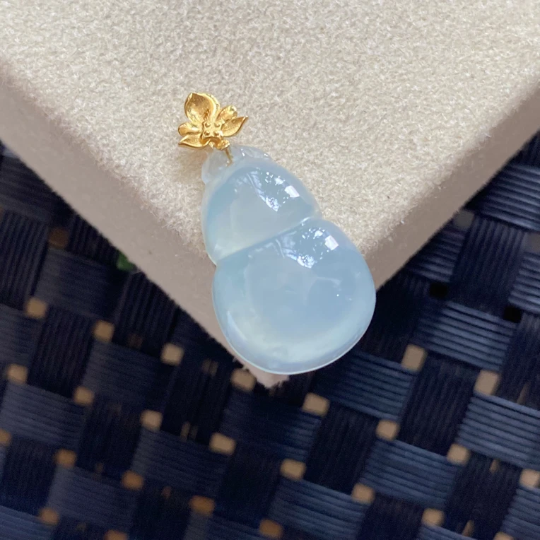 天然翡翠Ａ货18K金镶嵌种老冰胶葫芦吊坠 22*11*6