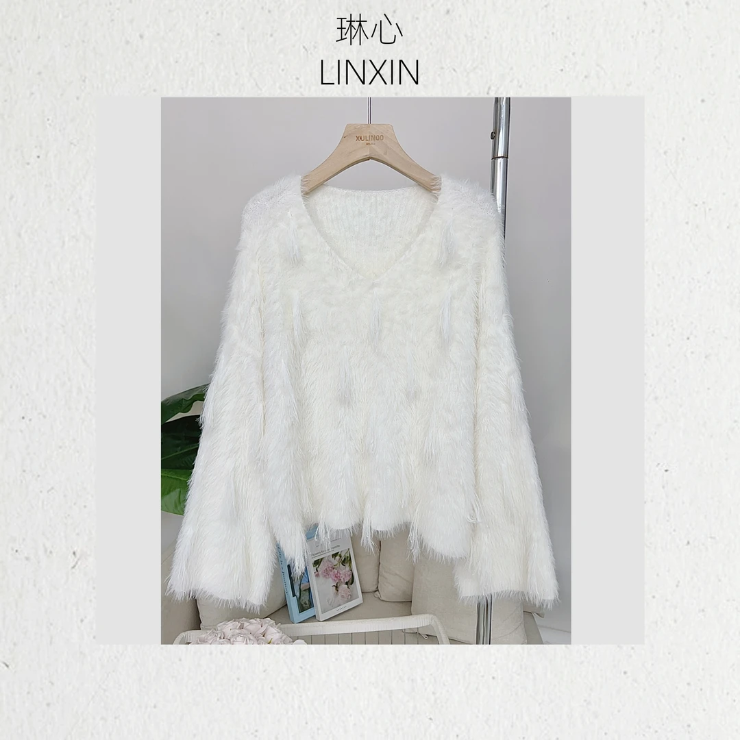秋冬新款气质百搭时尚白色拉毛毛绒感套头针织衫JMZ0187
