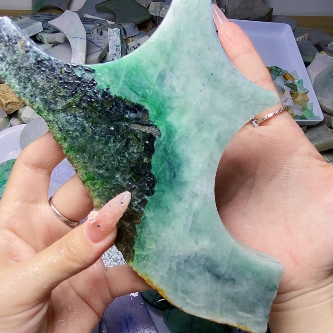 翡翠未镶嵌颈饰翡翠