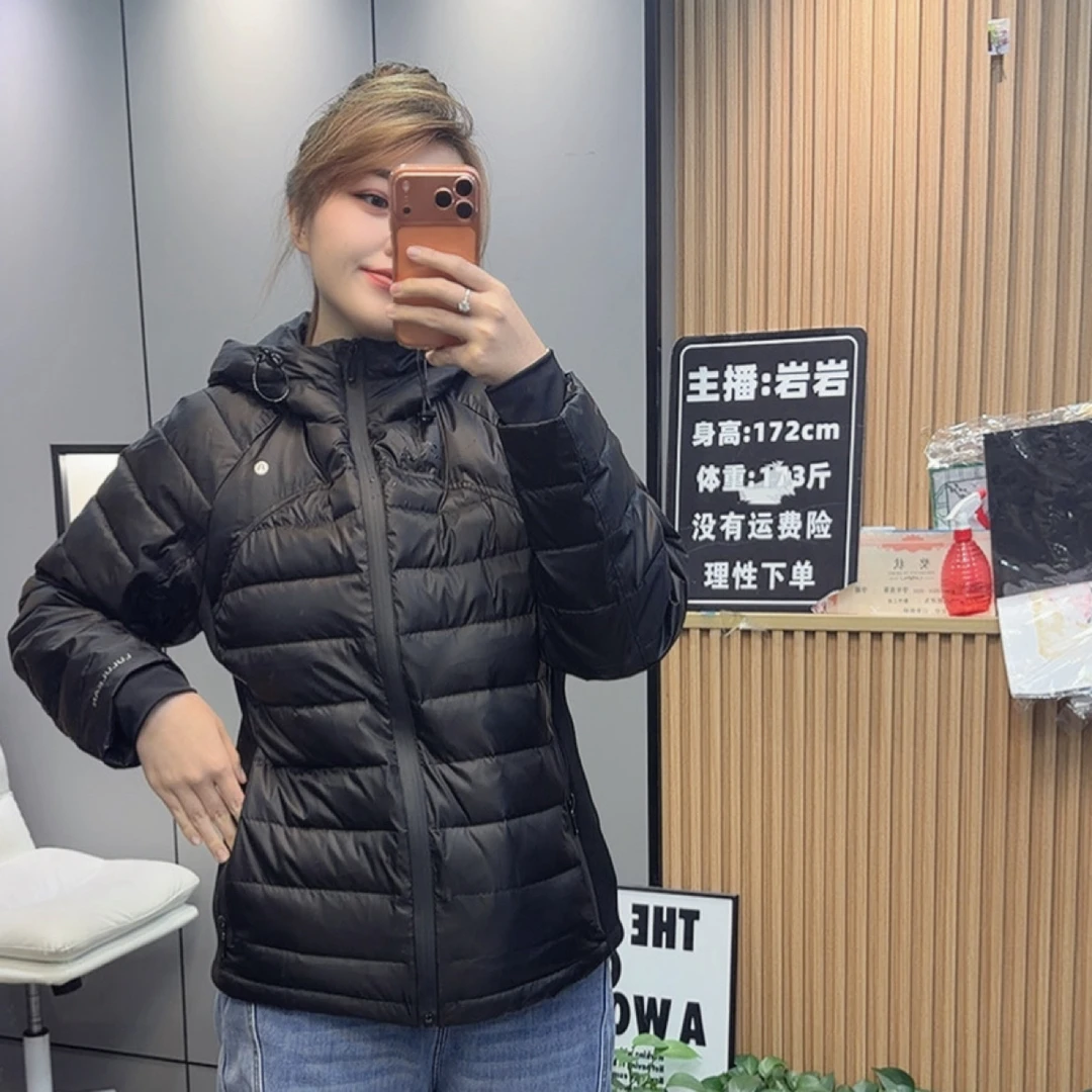 岩岩家冬季压格显瘦连帽棉服女上衣