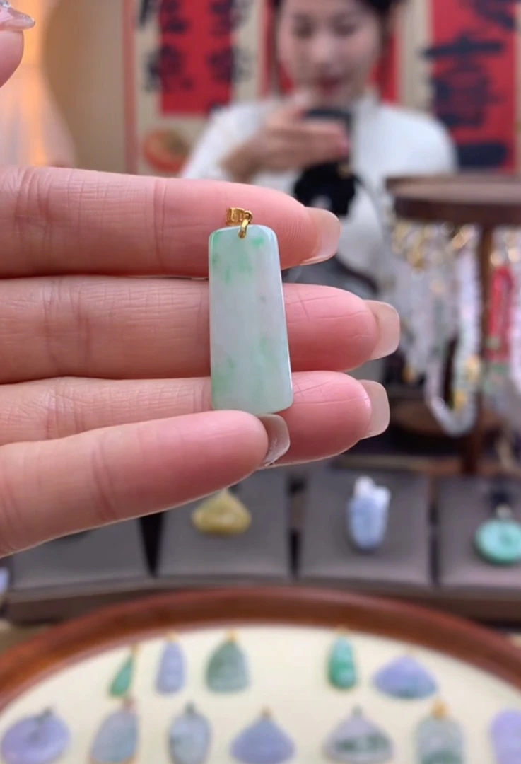 天然缅甸A货吊坠