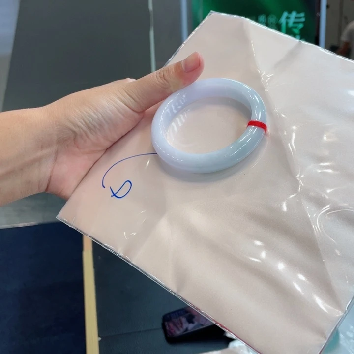 翡翠手镯未镶嵌买断