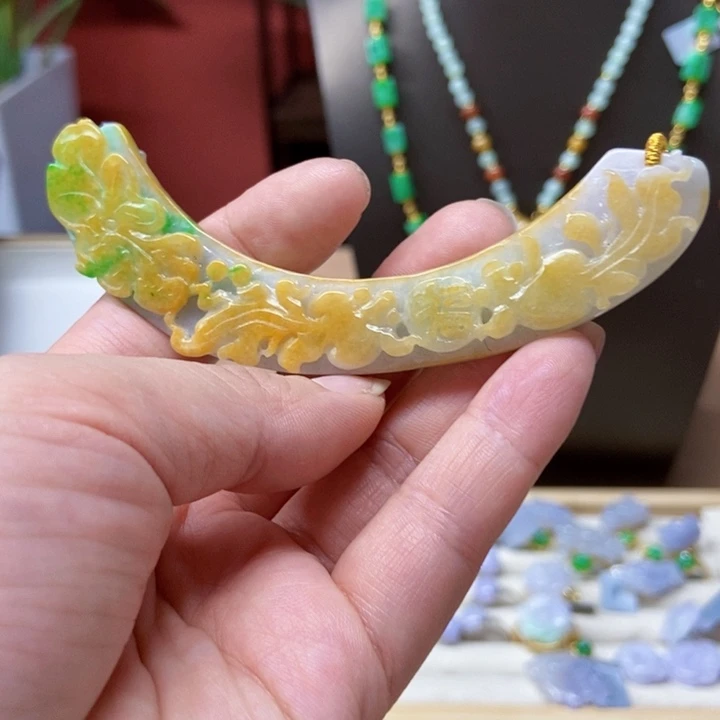 翡翠未镶嵌颈饰吊坠
