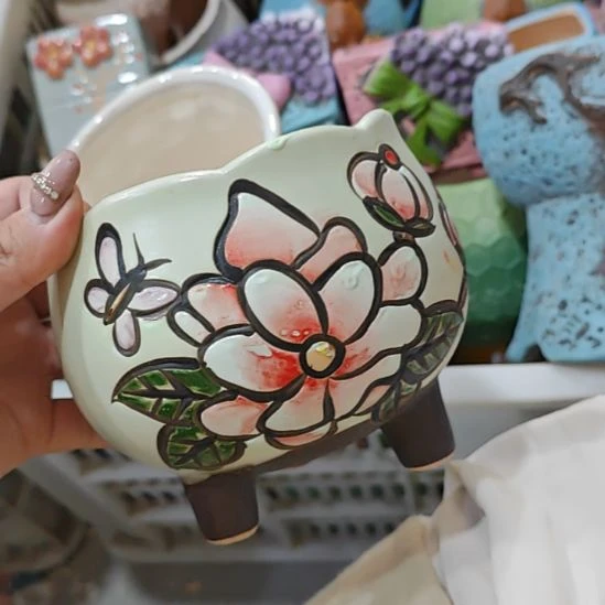 当场凑满15发货，不凑不发，花盆盆口不方不圆有针孔黑点矿点是正常