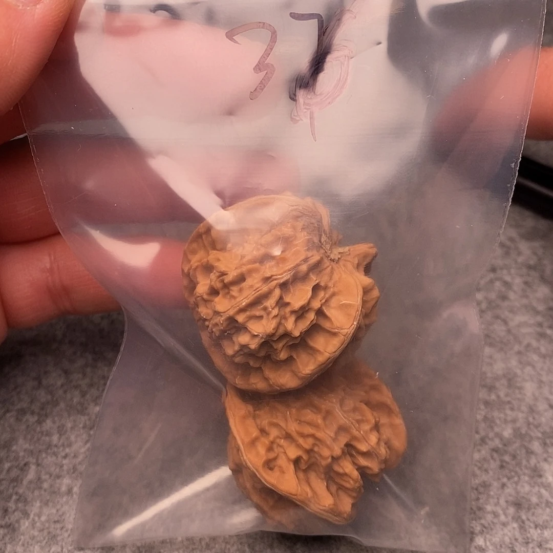 文玩核桃把件三棱