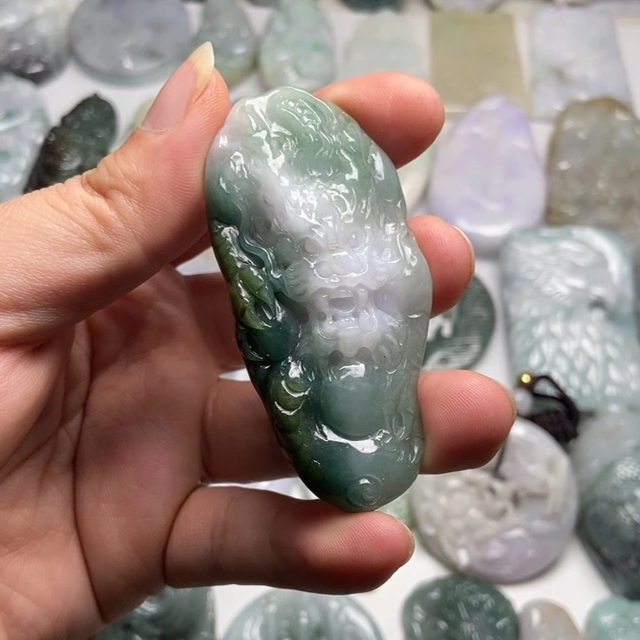 翡翠未镶嵌颈饰龙牌61