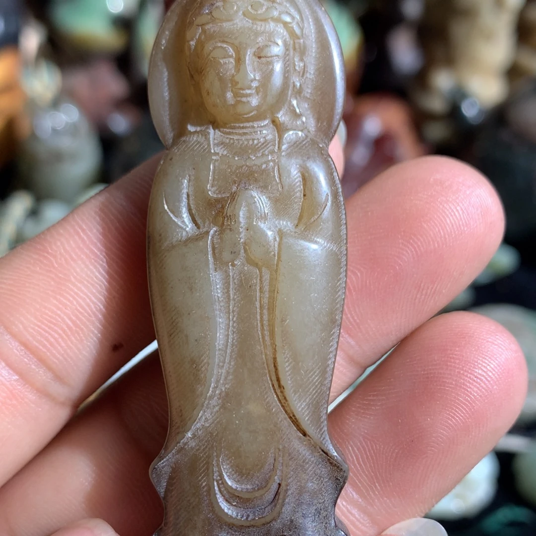 透闪石质玉未镶嵌颈饰