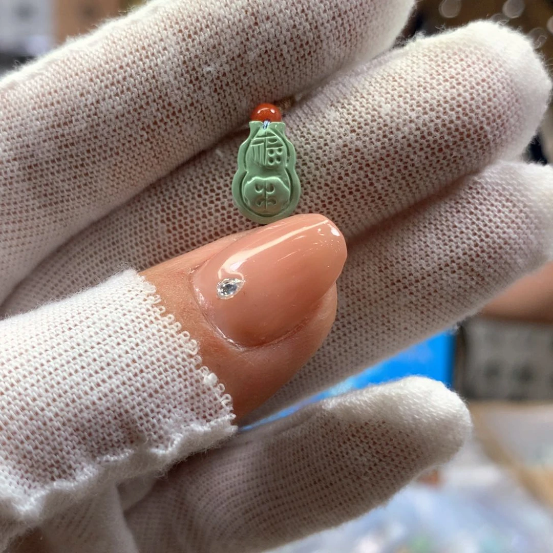 绿松石未镶嵌挂件