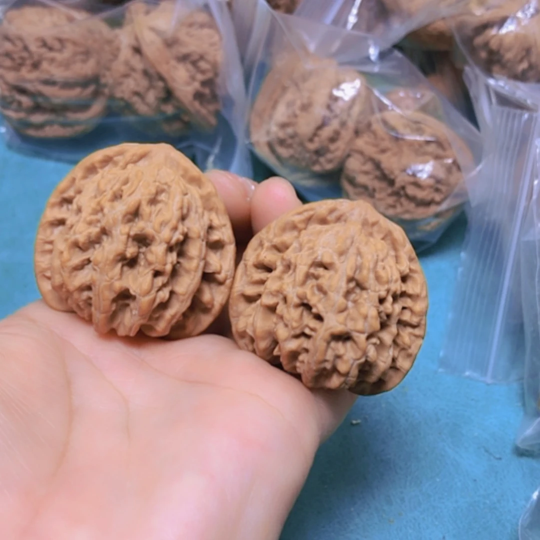 【闪购商品】把件核桃41霞云岭修尖