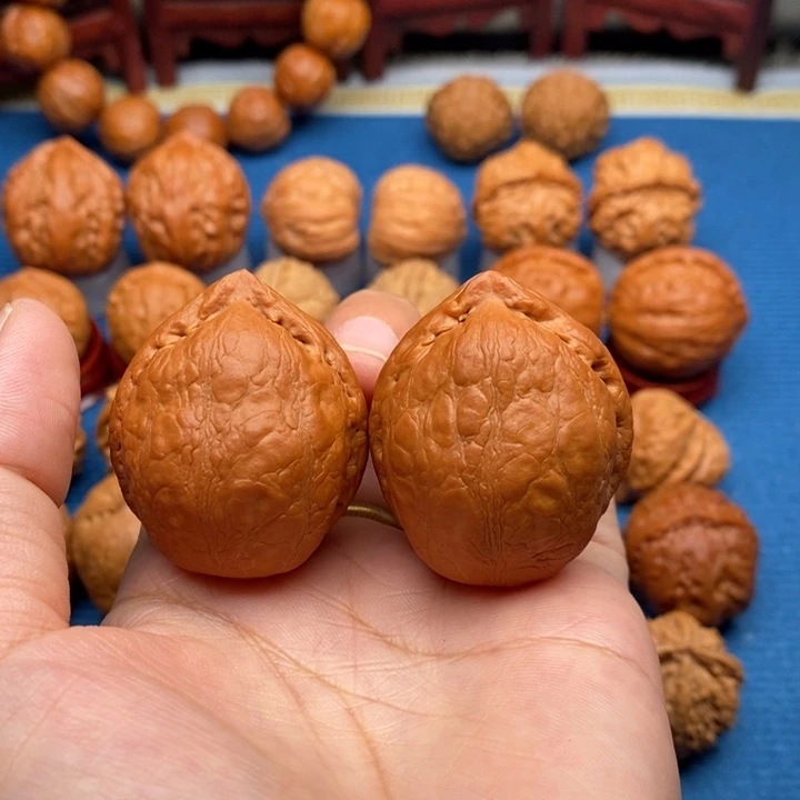 文玩核桃把件鲸鱼肚