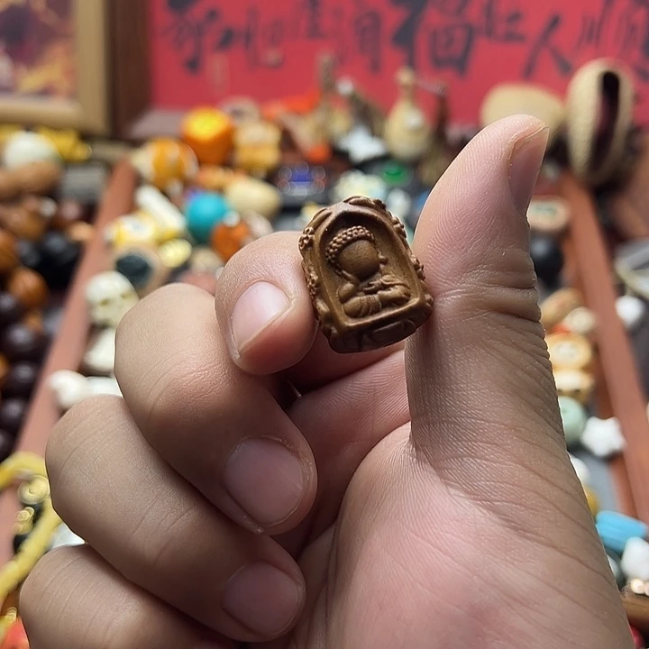 非金属印度老山檀佛