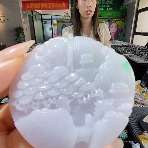 项圈未镶嵌翡翠一个
