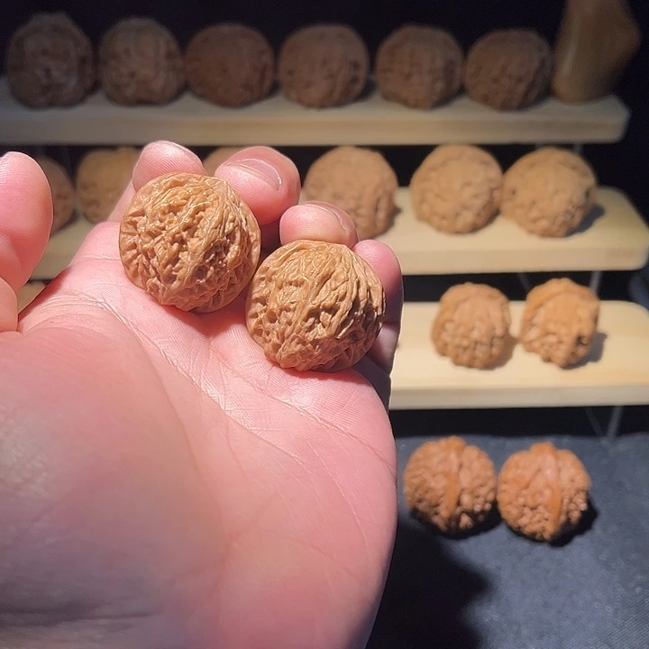 月***见文玩核桃吊坠磨盘小