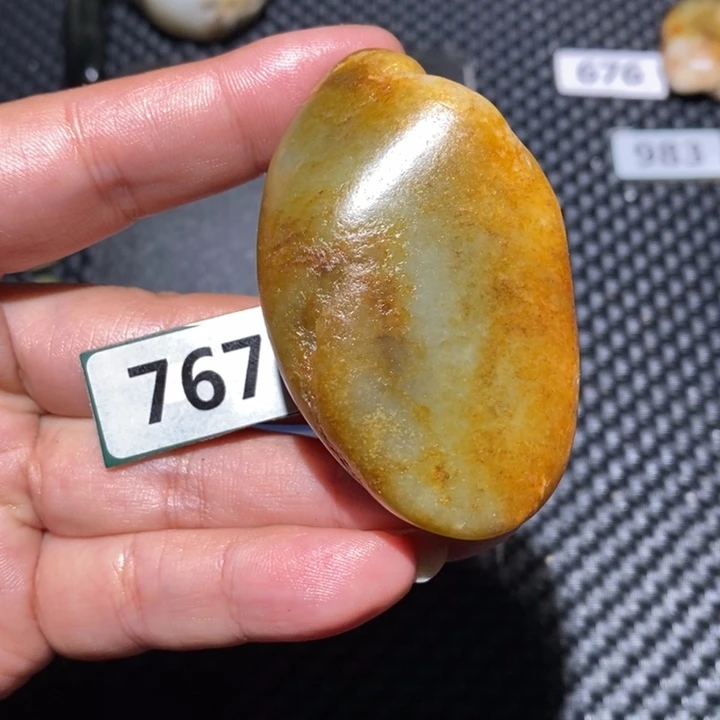 用***5和田玉未镶嵌挂件