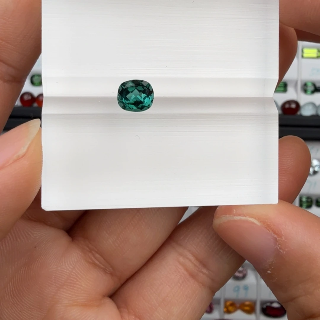 珠宝半成品未镶嵌碧玺天然0.97克拉
