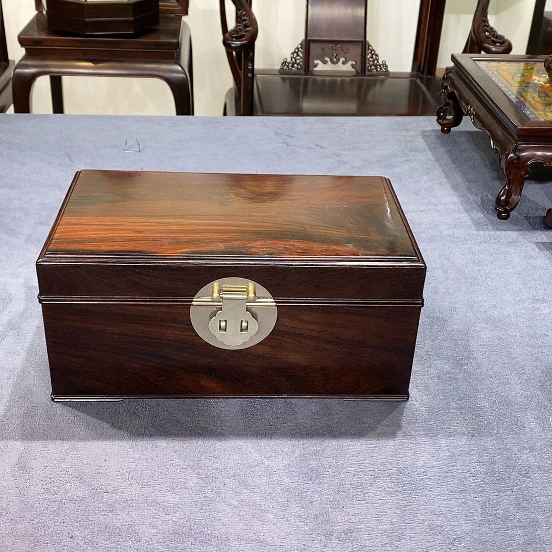 红酸枝木类成套家具首饰盒