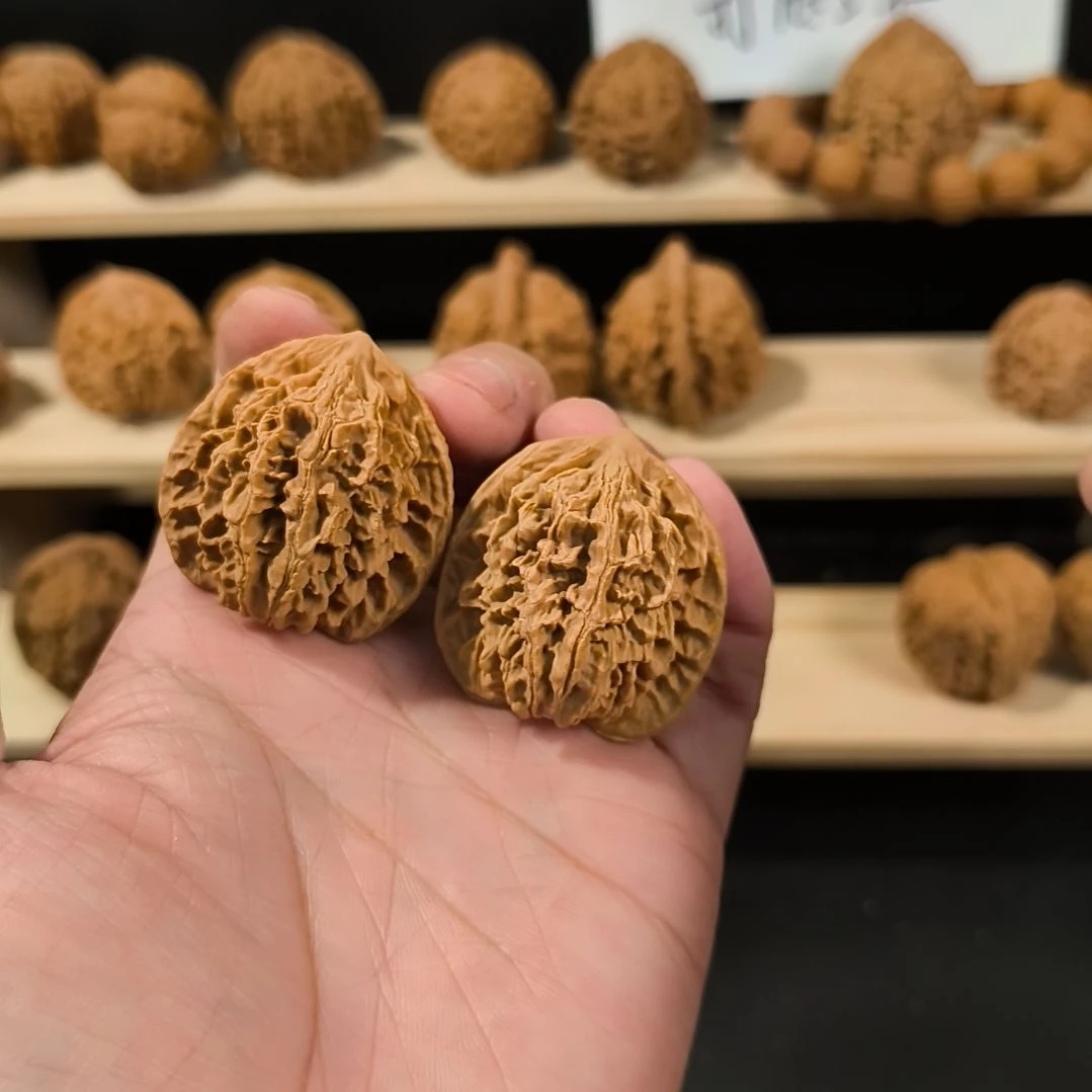 文玩核桃吊坠37盘龙纹