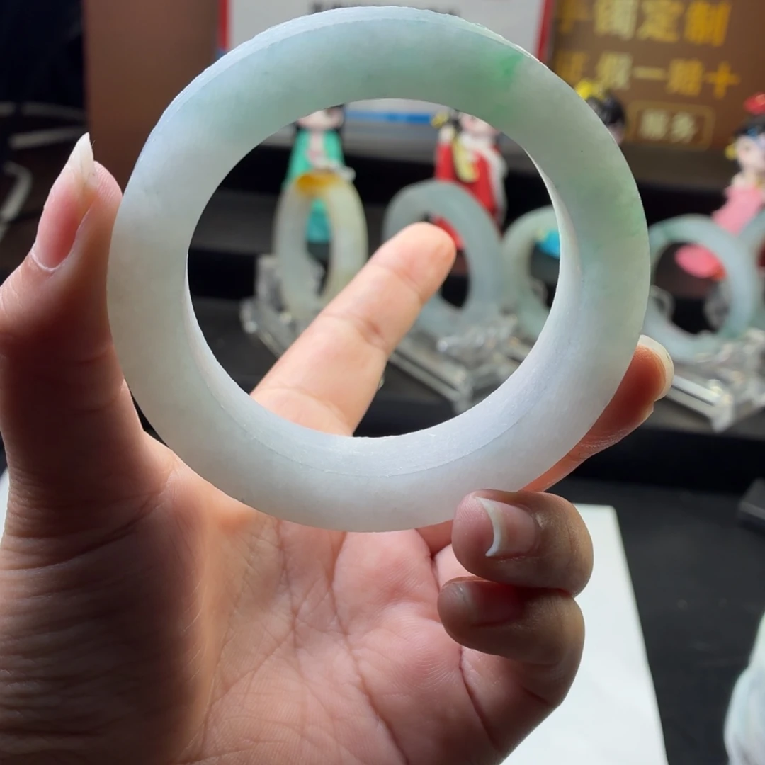 小***，未镶嵌翡翠定制翡翠翡翠