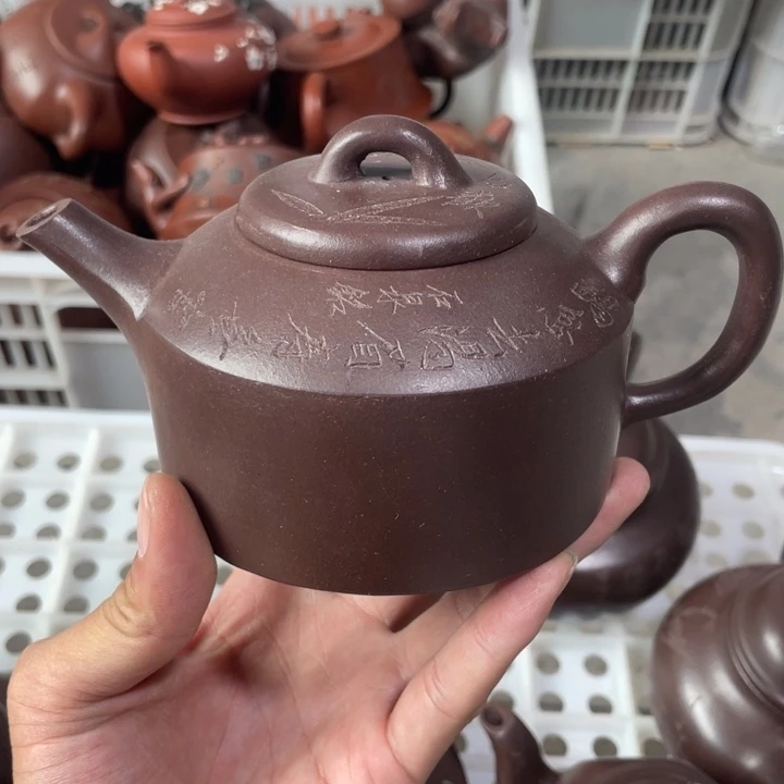 茶壶紫砂老厂紫砂壶一件。
