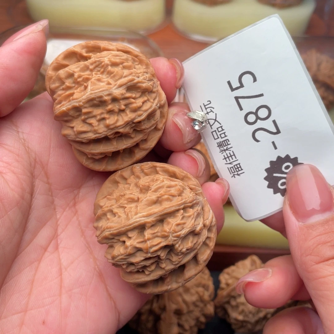 文玩核桃把件42头货白狮子