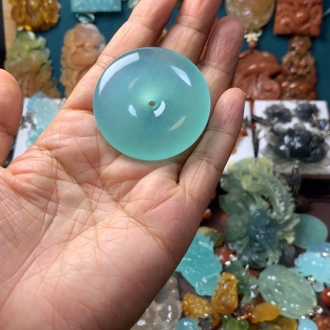 月***歌蛇纹石玉未镶嵌挂坠