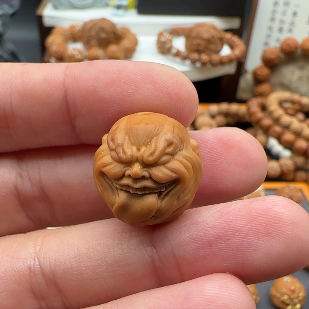 猴头核桃吊坠舔僧