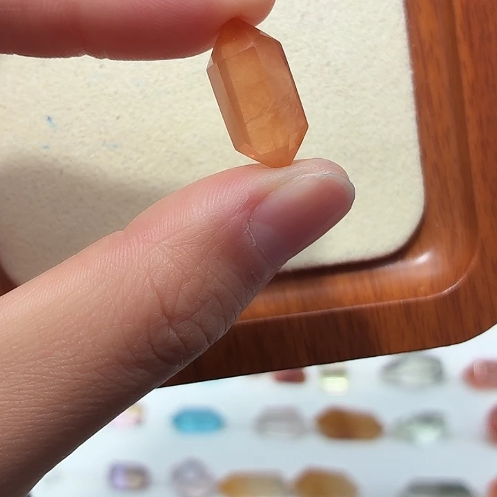 未镶嵌珠宝半成品水晶橘兔毛双尖