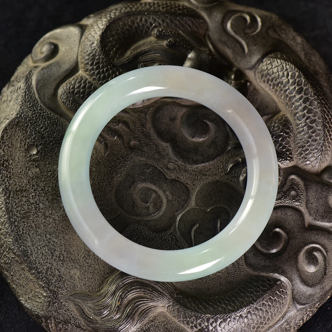 时尚大女王冰透女款精美美人镯多样性发其一