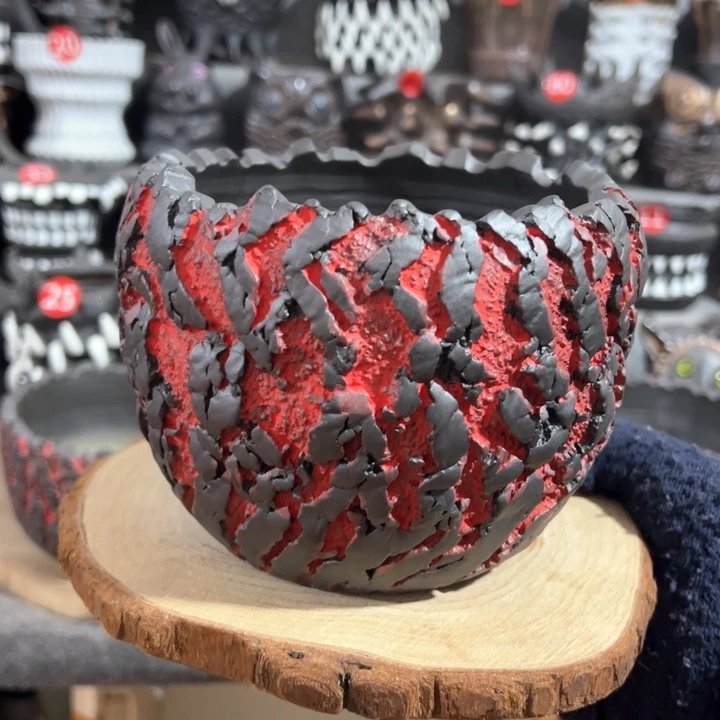 紫砂花盆微小手工制作痕迹，内口11.8外高11