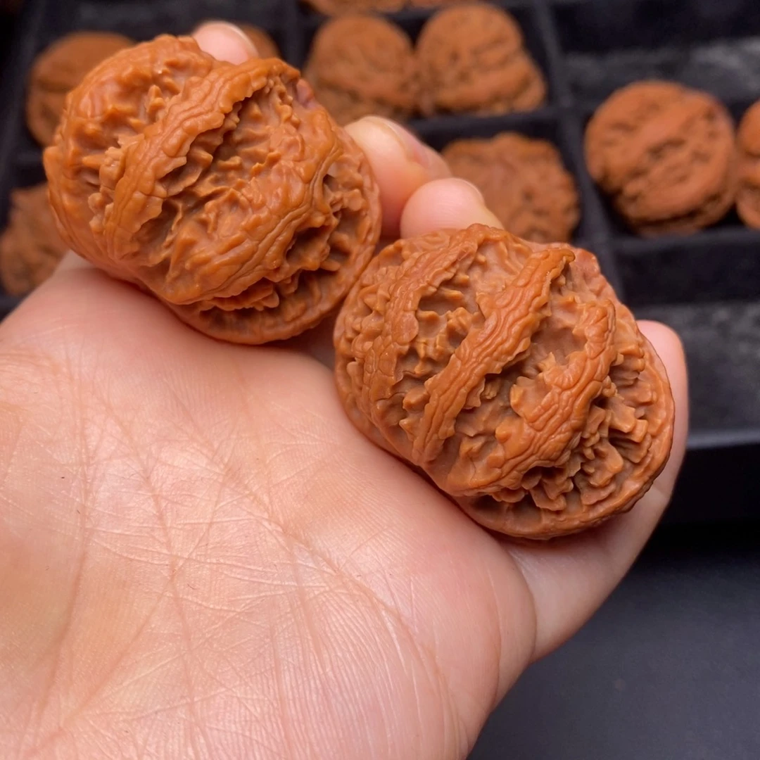 文玩核桃把件秦岭野生核桃