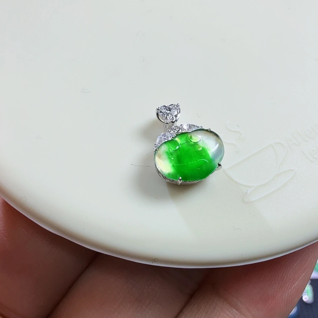 翡翠18K金镶嵌颈饰两用款