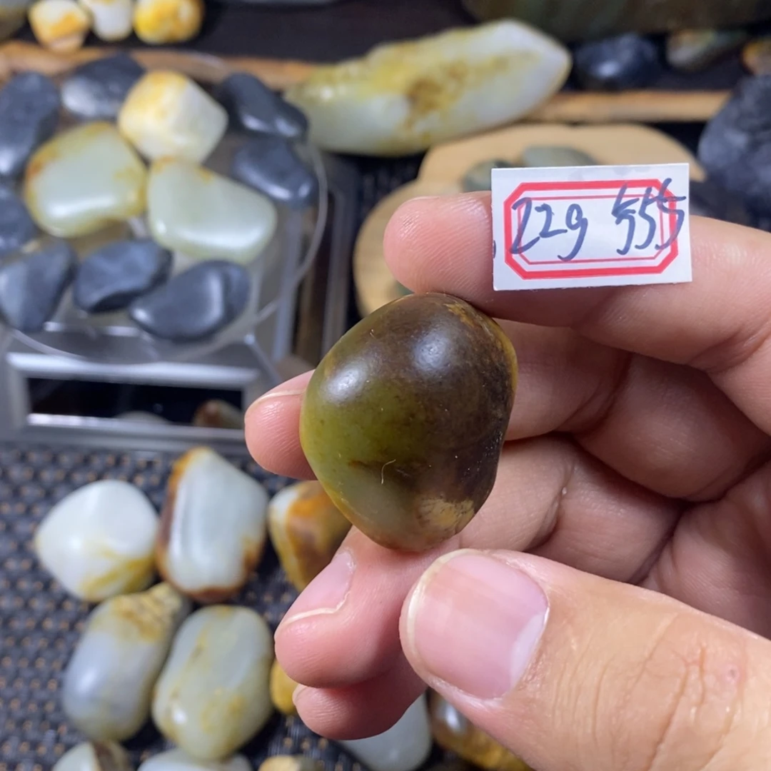 和田玉（糖玉）未镶嵌挂件
